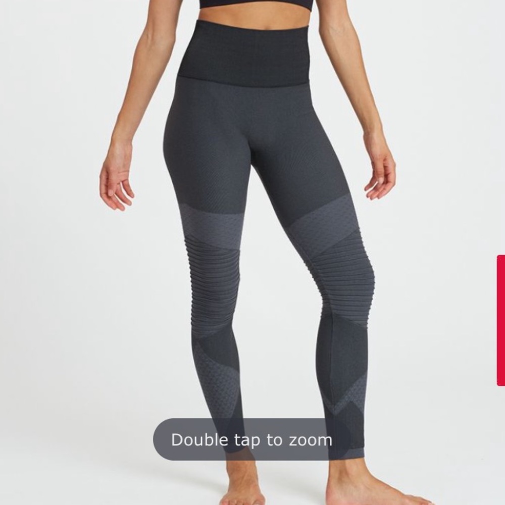 Spanx Look at Me Now Seemless Moto Legging